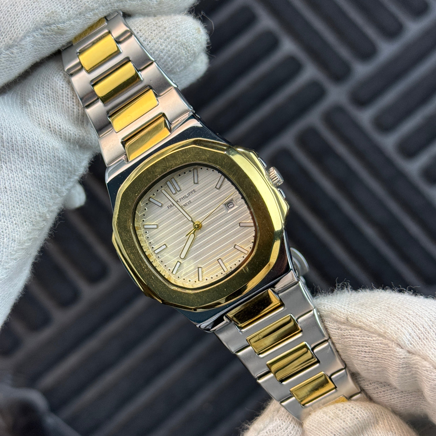 Patek Philippe – Nautilus - Two Tone White