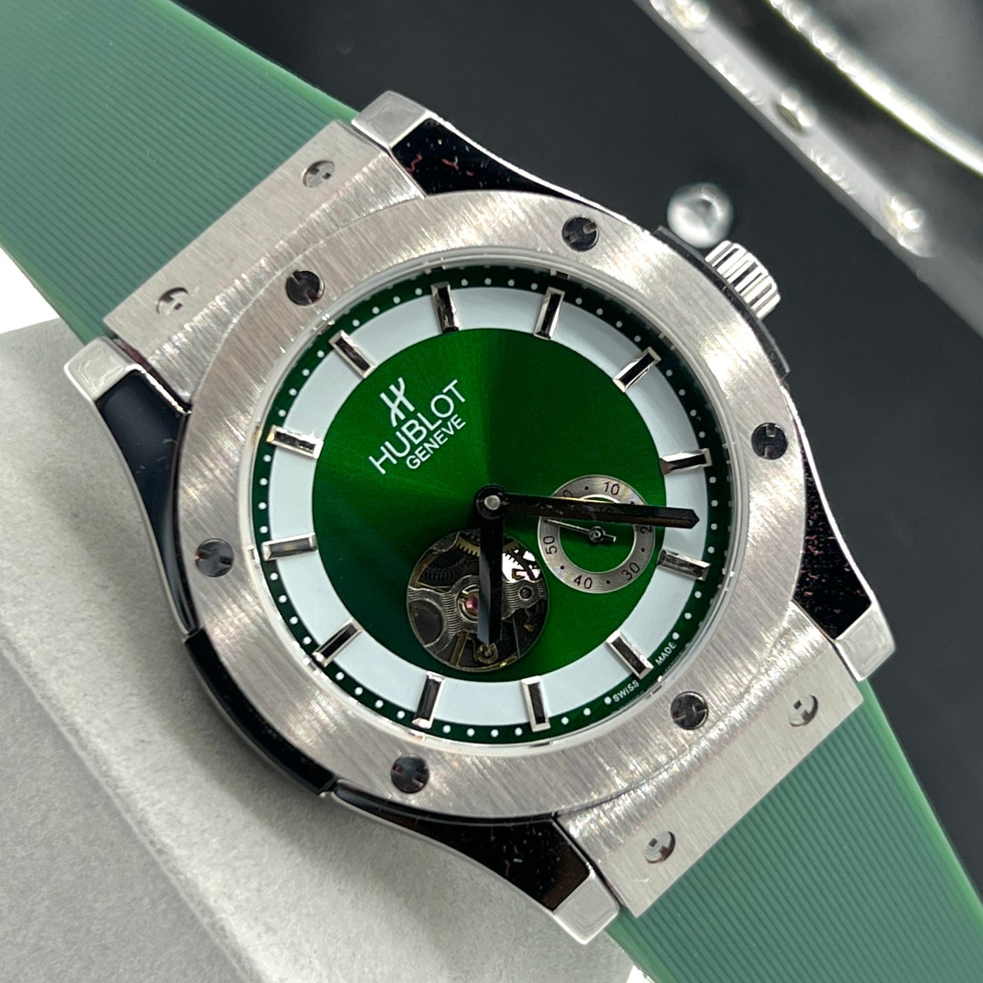 HUB MASTER PLUS PREMIUM AUTOMATIC WATCH WITH BOX