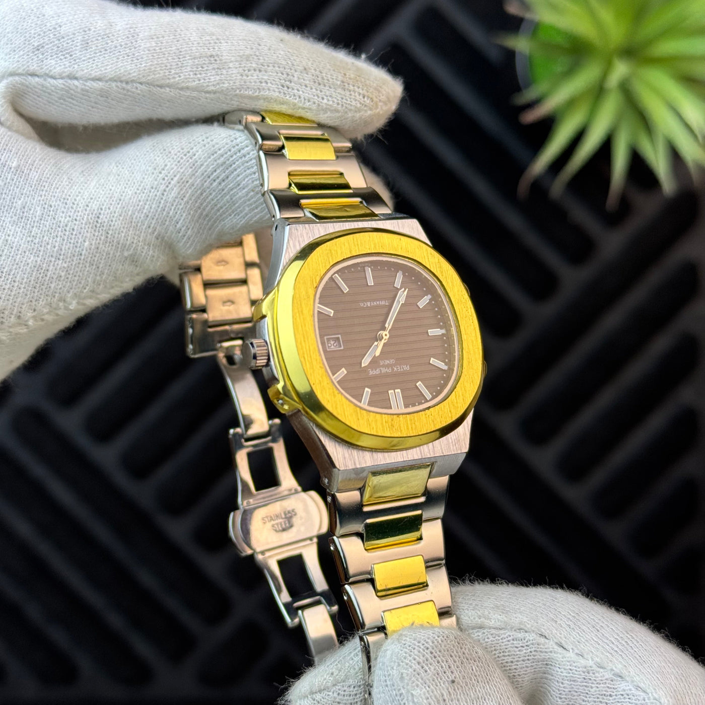 Patek Philippe – Nautilus - Two Tone Black