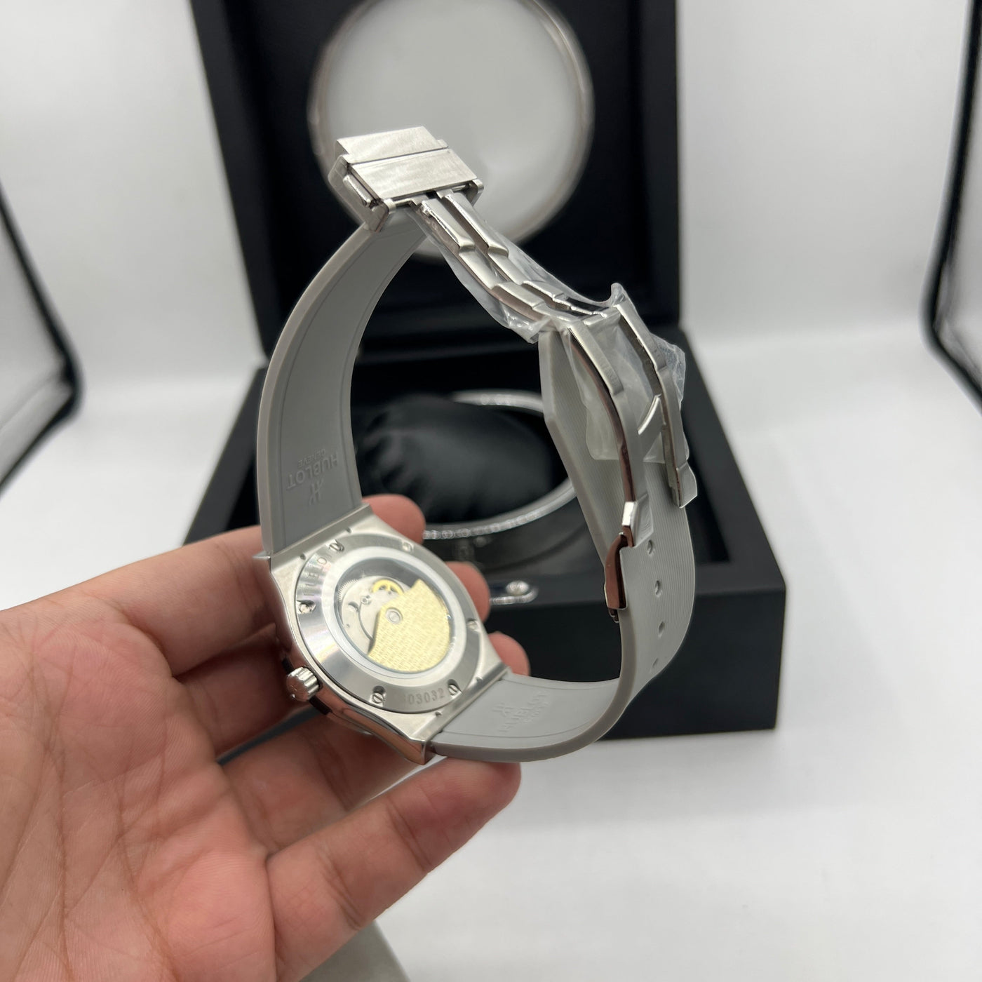HUB MASTER PLUS PREMIUM AUTOMATIC WATCH WITH BOX