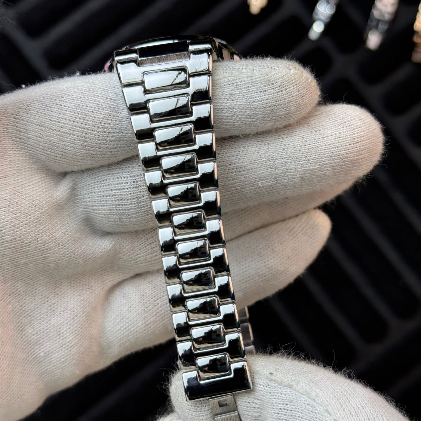 Patek Philippe – Nautilus - Moon Phases - Black