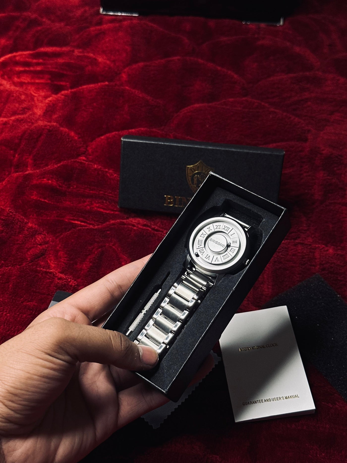 BINDBOND Arm-Less Watch