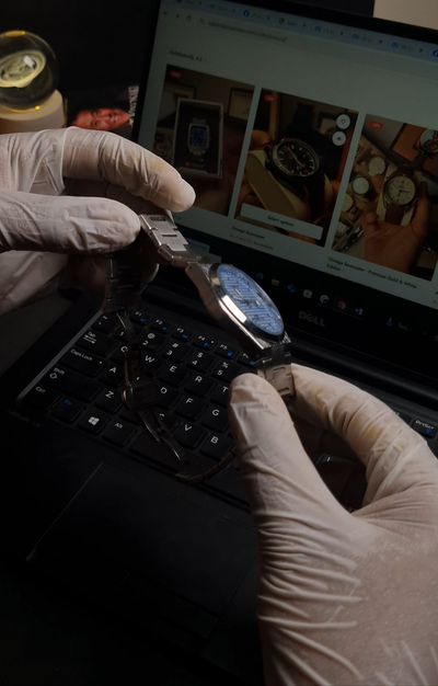 Tissot Prx | Quartz | Silver Chain | Tiffany Texture Blue Dial.        High Demanding