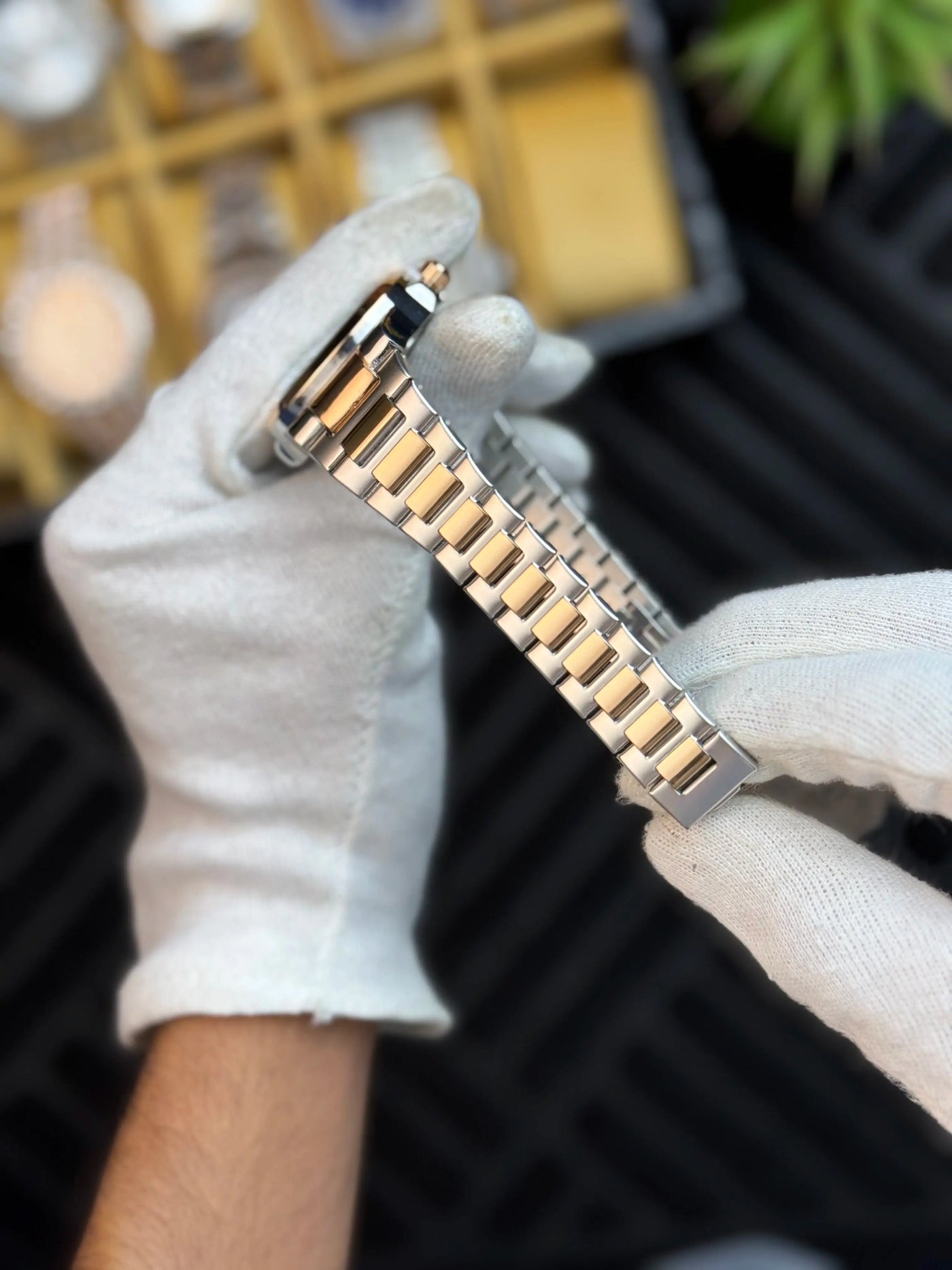 Patek Philippe – Nautilus - Tiffany Two Tone