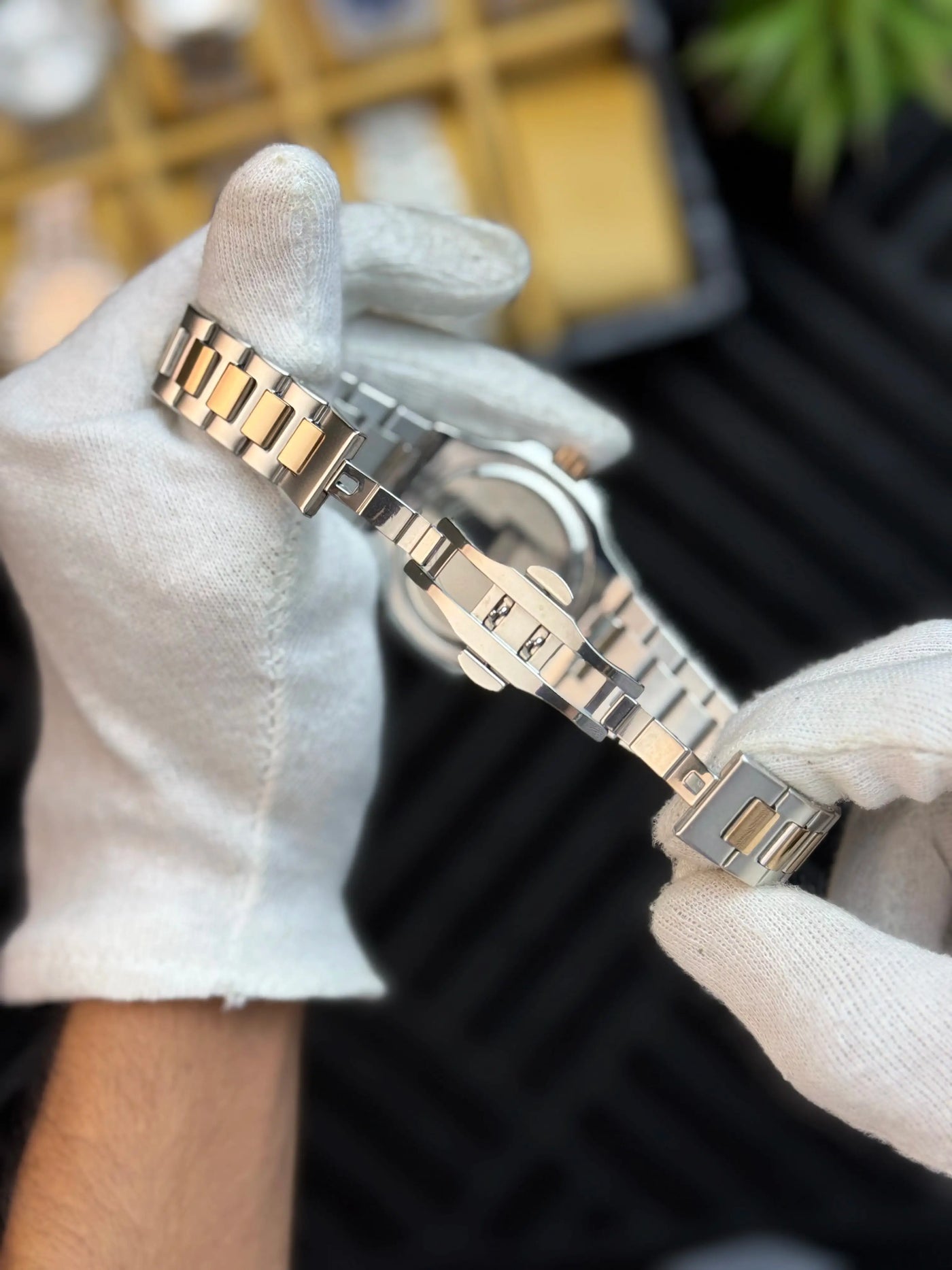 Patek Philippe – Nautilus - Tiffany Two Tone