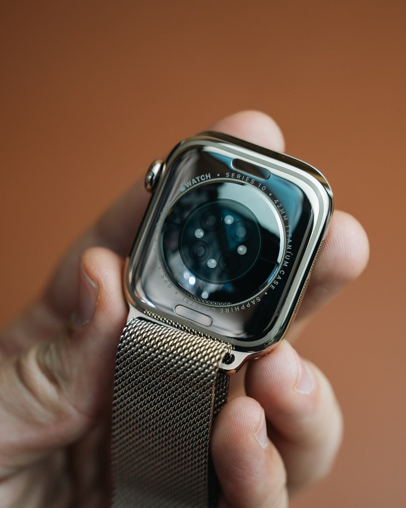 Apple logo series 10 Gold with Magnetic Chain